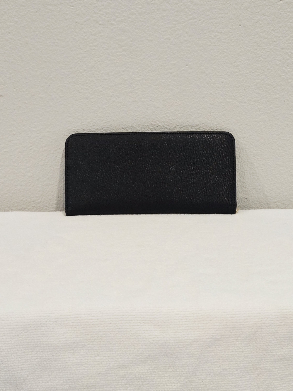 henri bendel Black Saffiano Bi-fold Zip Wallet With Purple Interior - Picture 2 of 15